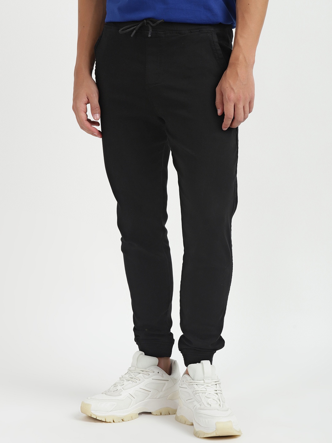 

ALCOTT Men Solid Tapered Fit Joggers, Black