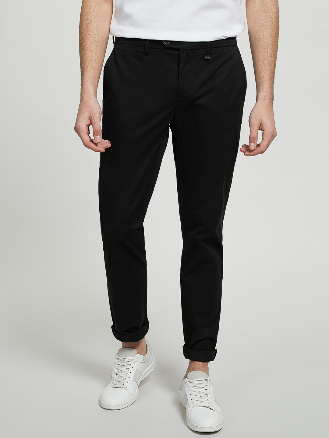 

ALCOTT Men Tapered Fit Chinos, Black