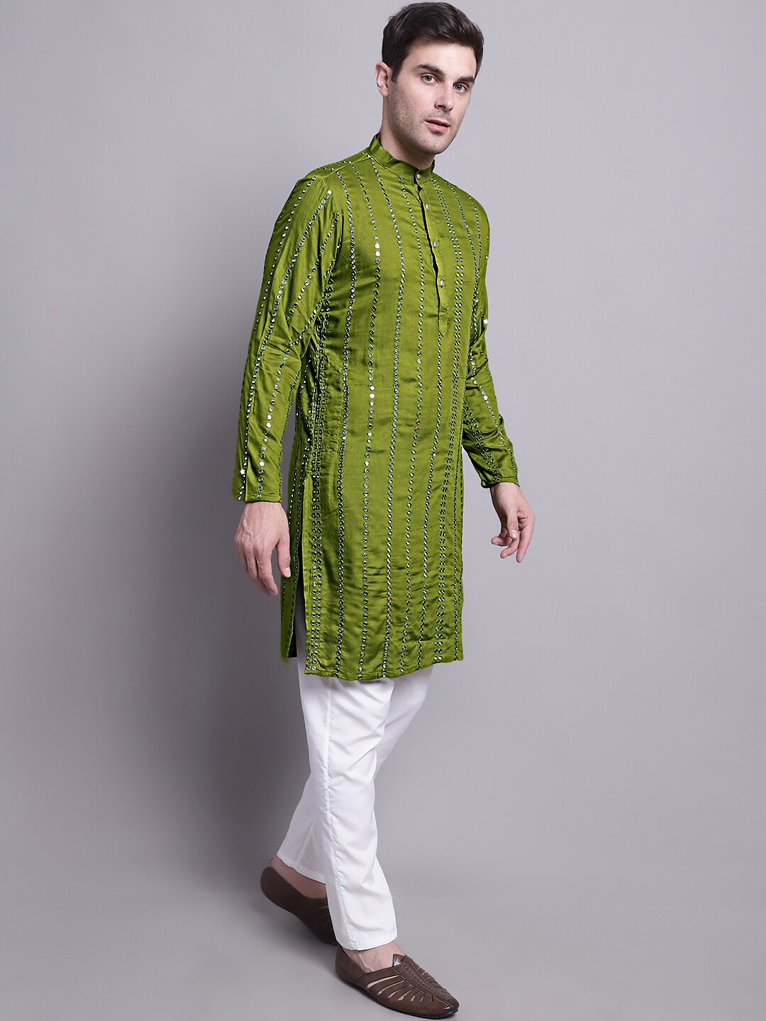 

Jompers Embelished Regular Mirror Work Pure Cotton Kurta with Pyjamas, Olive