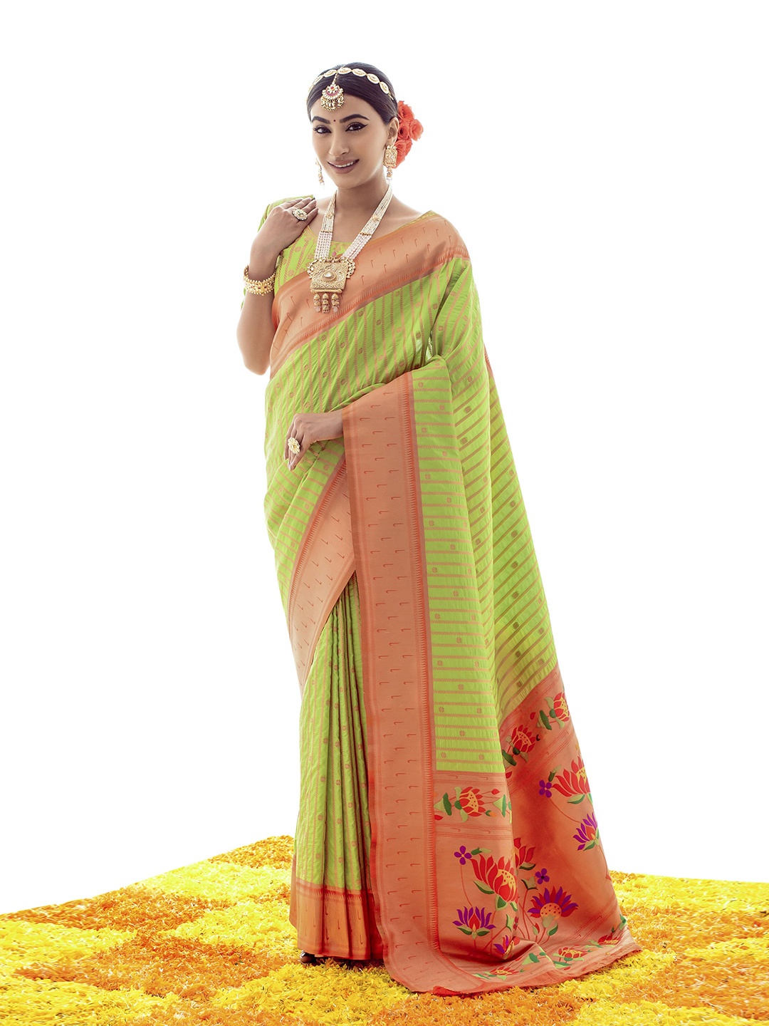

elora Striped Zari Pure Silk Paithani Saree, Green