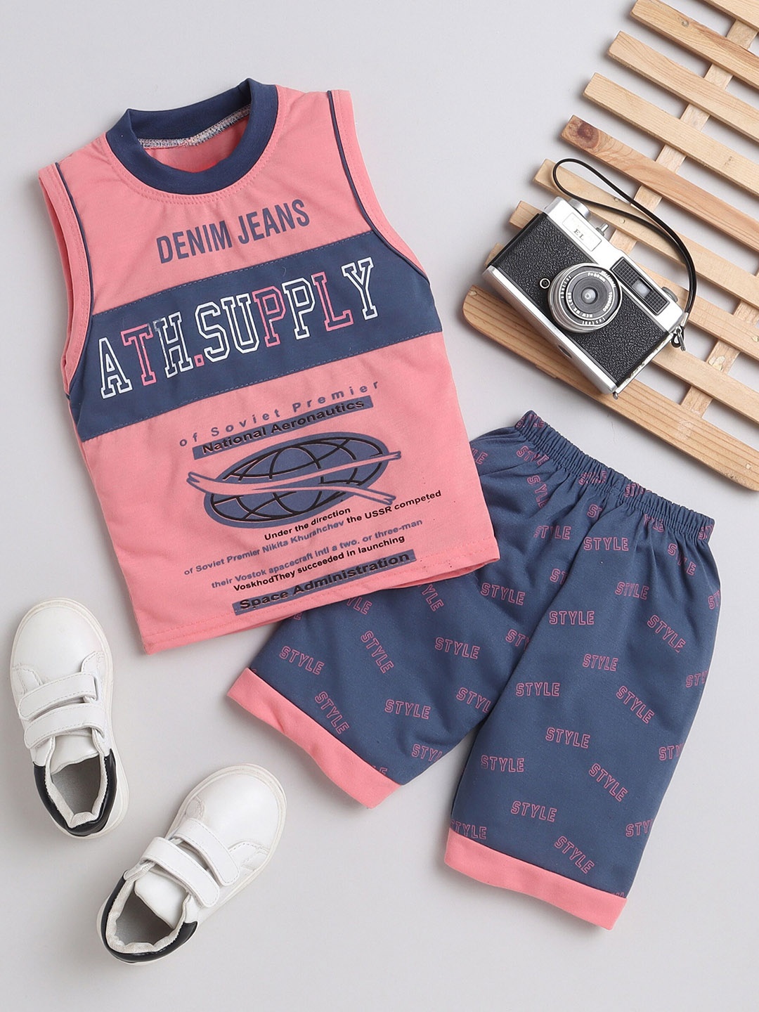 

FOURFOLDS Boys Printed Pure Cotton T-shirt with Shorts, Pink