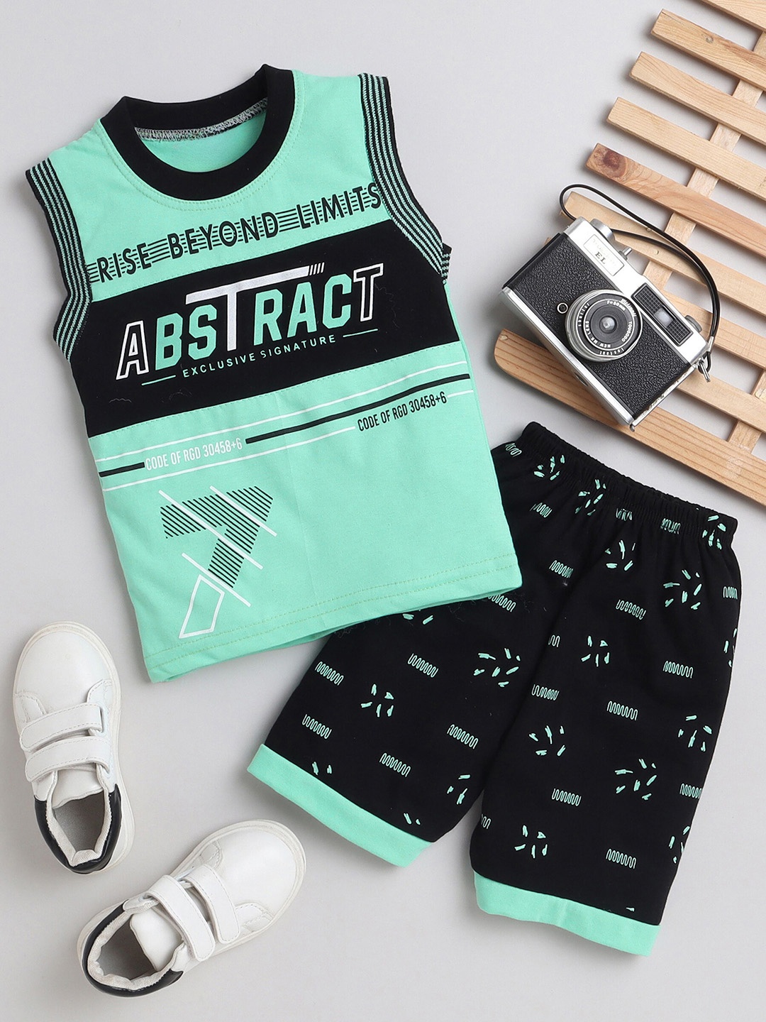

FOURFOLDS Boys Typography Printed Pure Cotton T-shirt With Shorts, Sea green