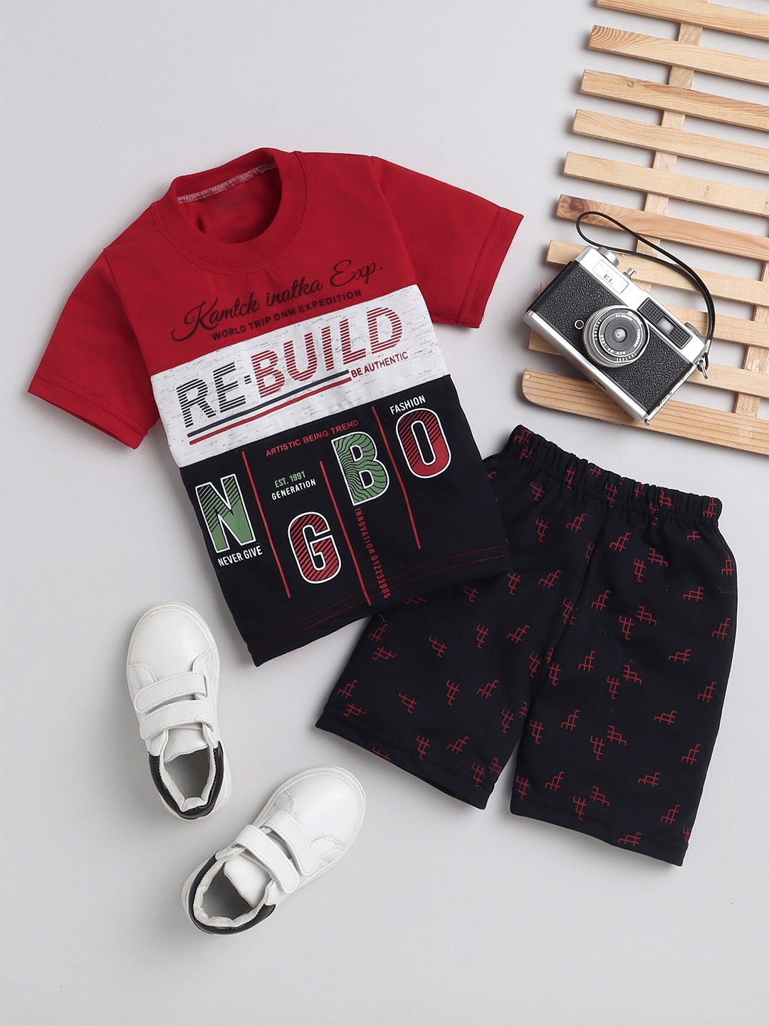 

FOURFOLDS Boys Printed Pure Cotton T-shirt with Shorts, Red