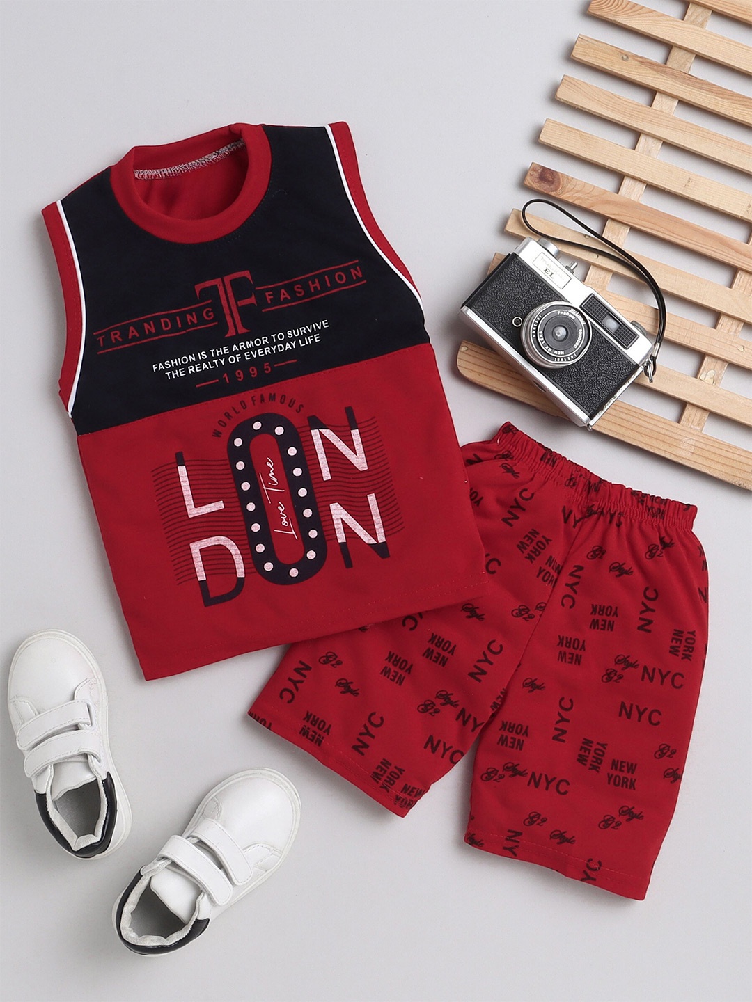 

FOURFOLDS Boys Printed Pure Cotton T-shirt with Shorts, Red