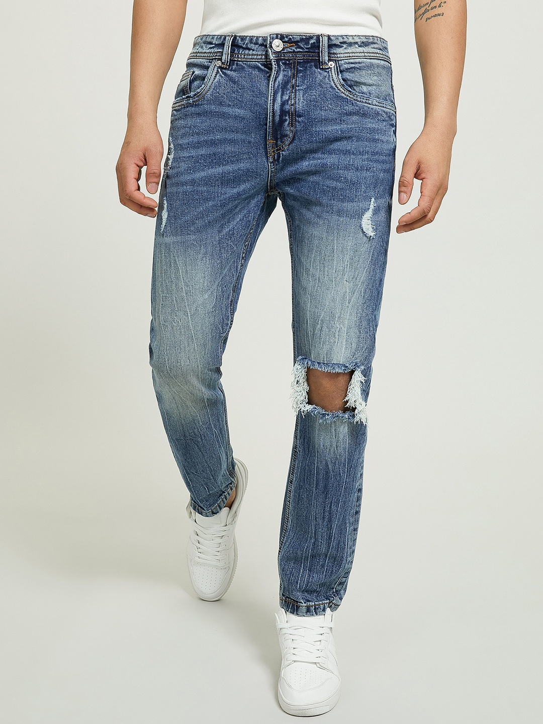 

ALCOTT Men Slim Fit Mildly Distressed Light Fade Stretchable Jeans, Blue