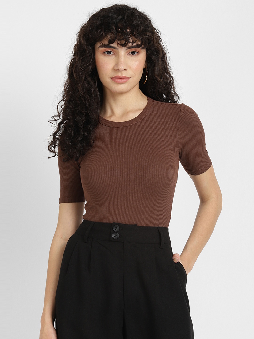 

ALCOTT Ribbed Detail Fitted Top, Brown
