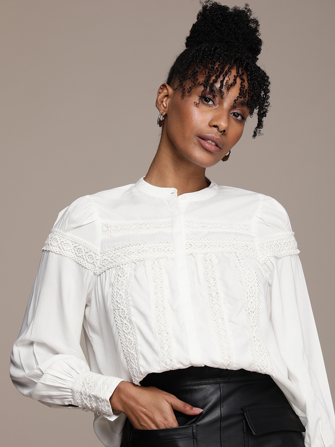 

The Roadster Life Co. Solid Long Sleeves Casual Shirt, White