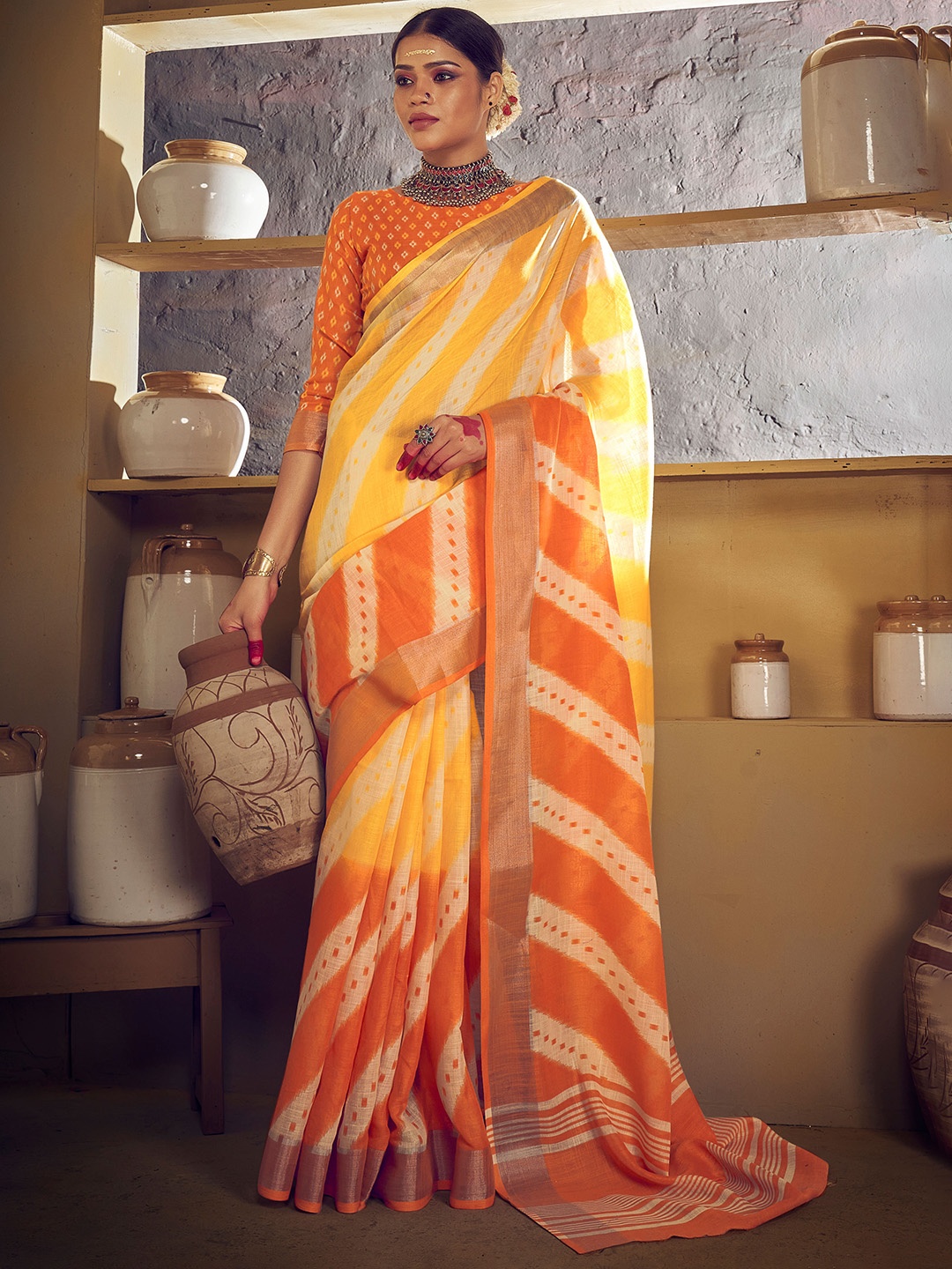 

SHANGRILA Leheriya Printed Zari Saree, Yellow