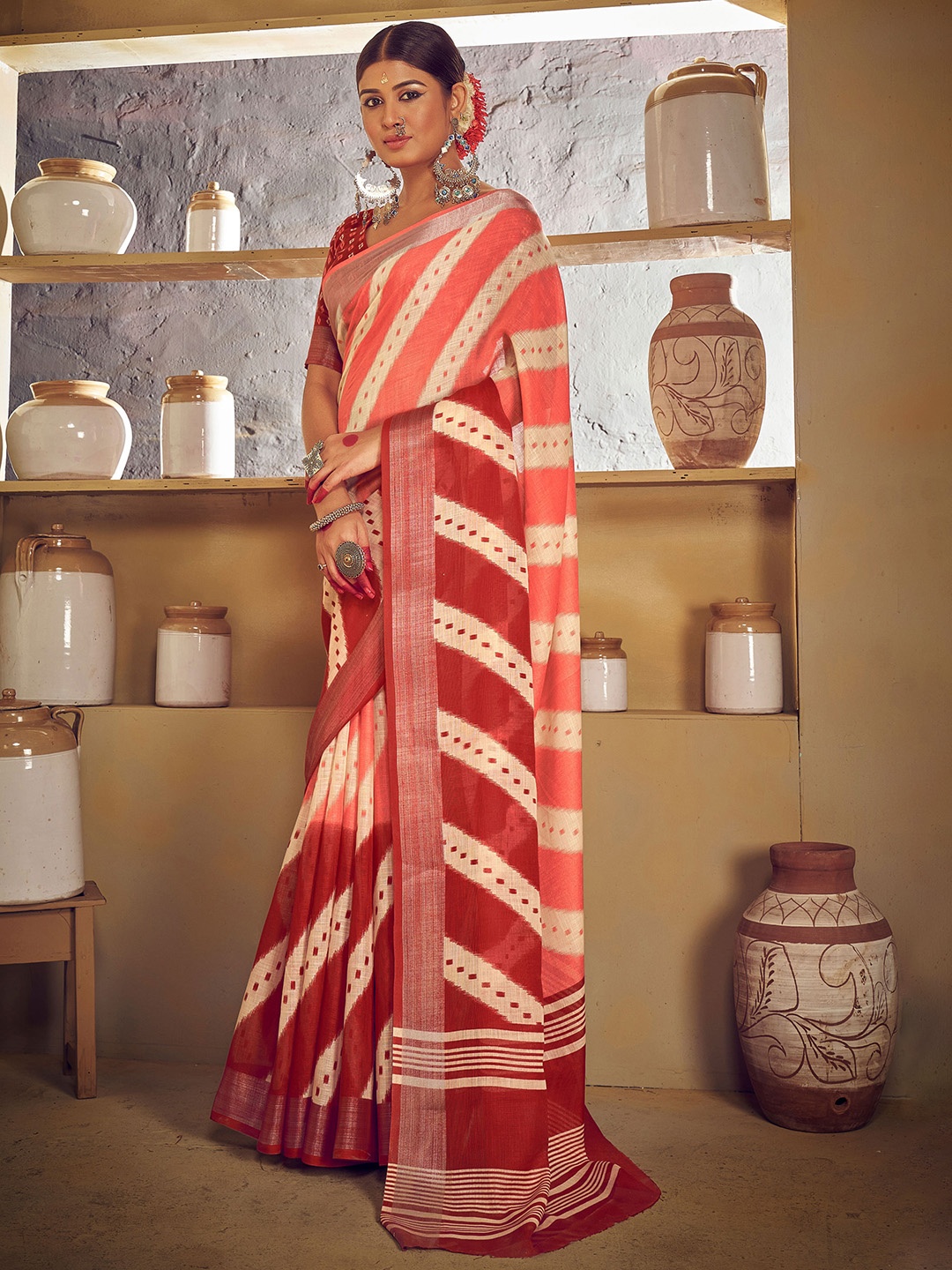 

SHANGRILA Leheriya Printed Zari Saree, Peach