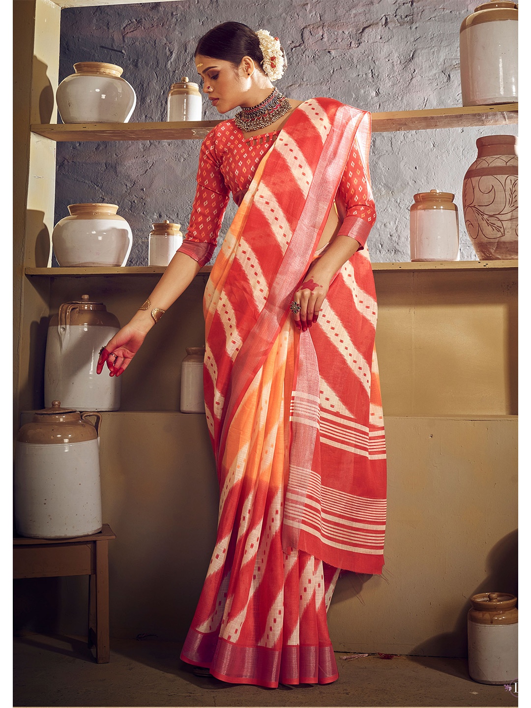 

SHANGRILA Leheriya Printed Zari Saree, Orange
