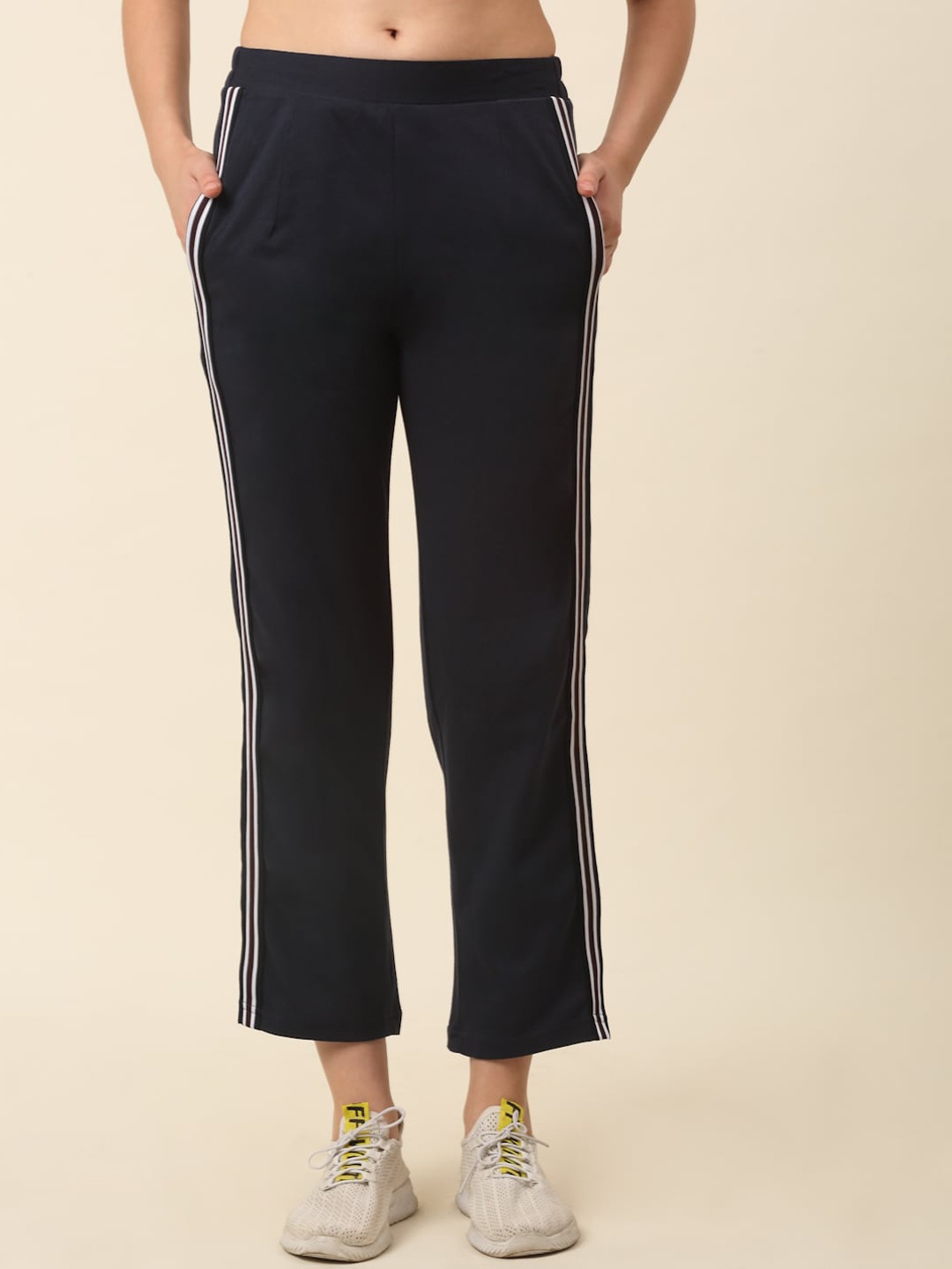 

plusS Women Mid-Rise Track Pants, Black