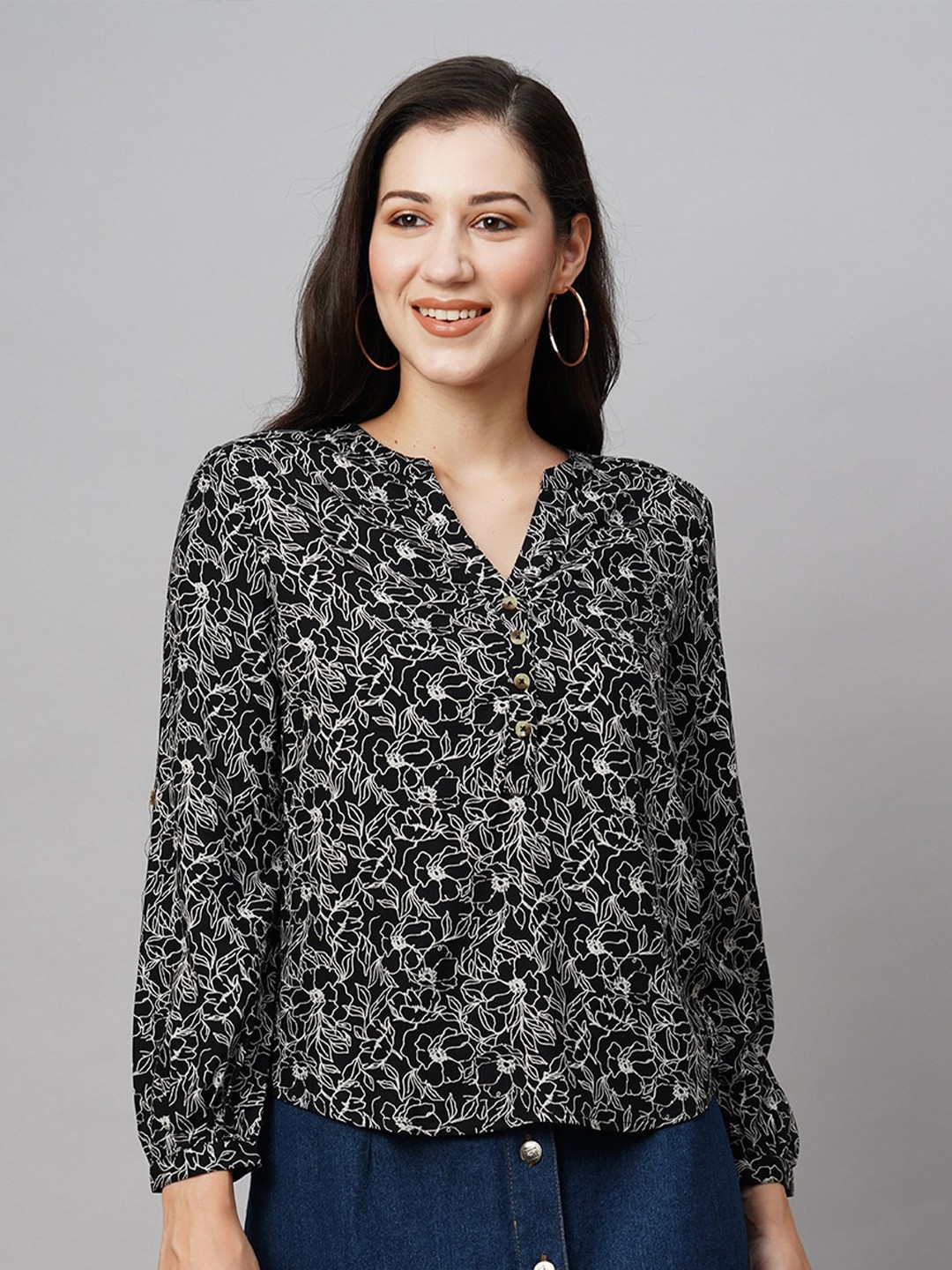 

Chemistry Floral Printed Cuff Sleeves Shirt Style Top, Black