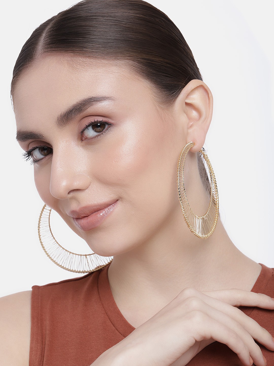 

DressBerry Gold-Plated Circular Hoop Earrings