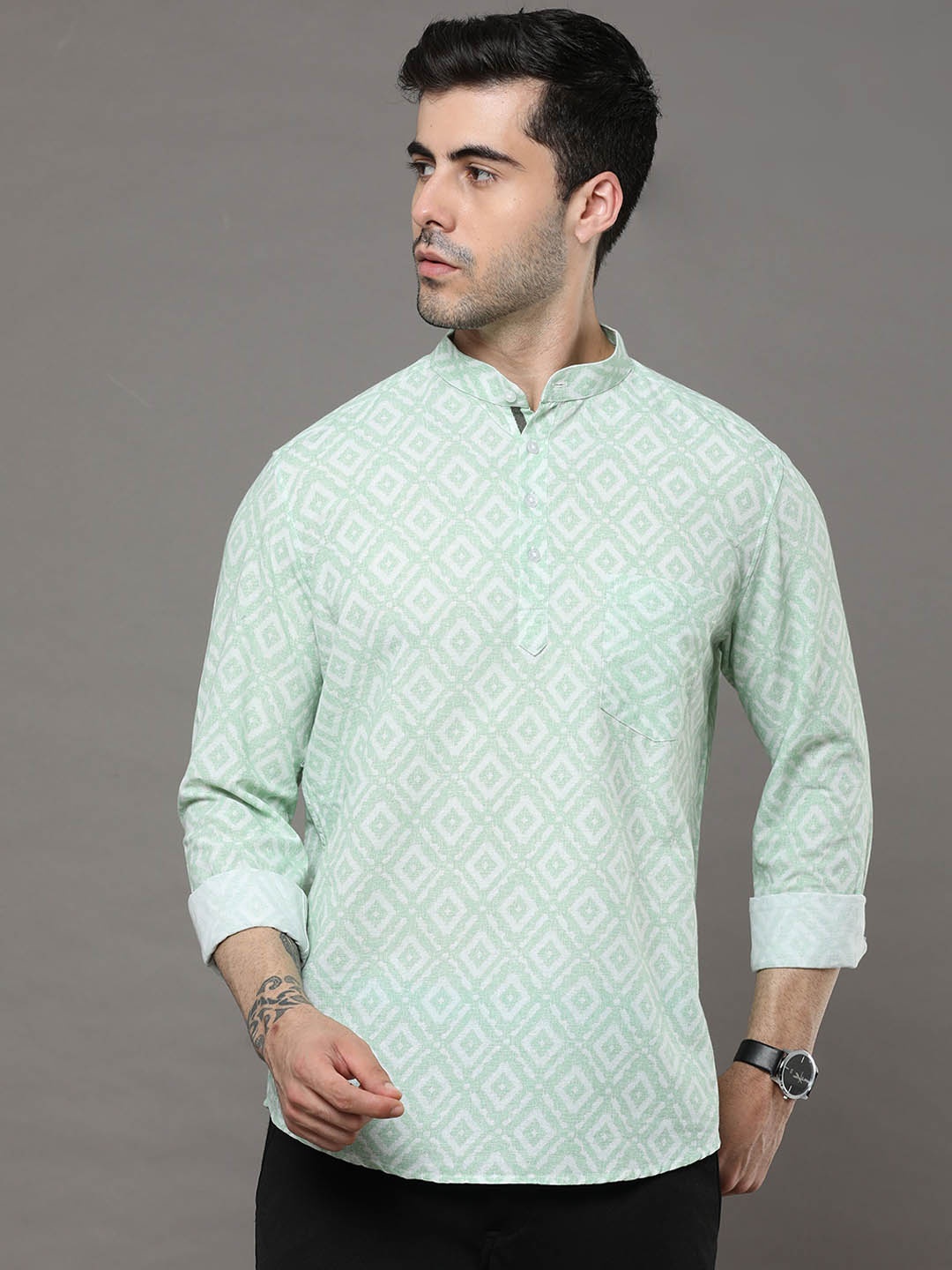 

Bushirt Geometric Printed Mandarin Collar Cotton Kurta, Green