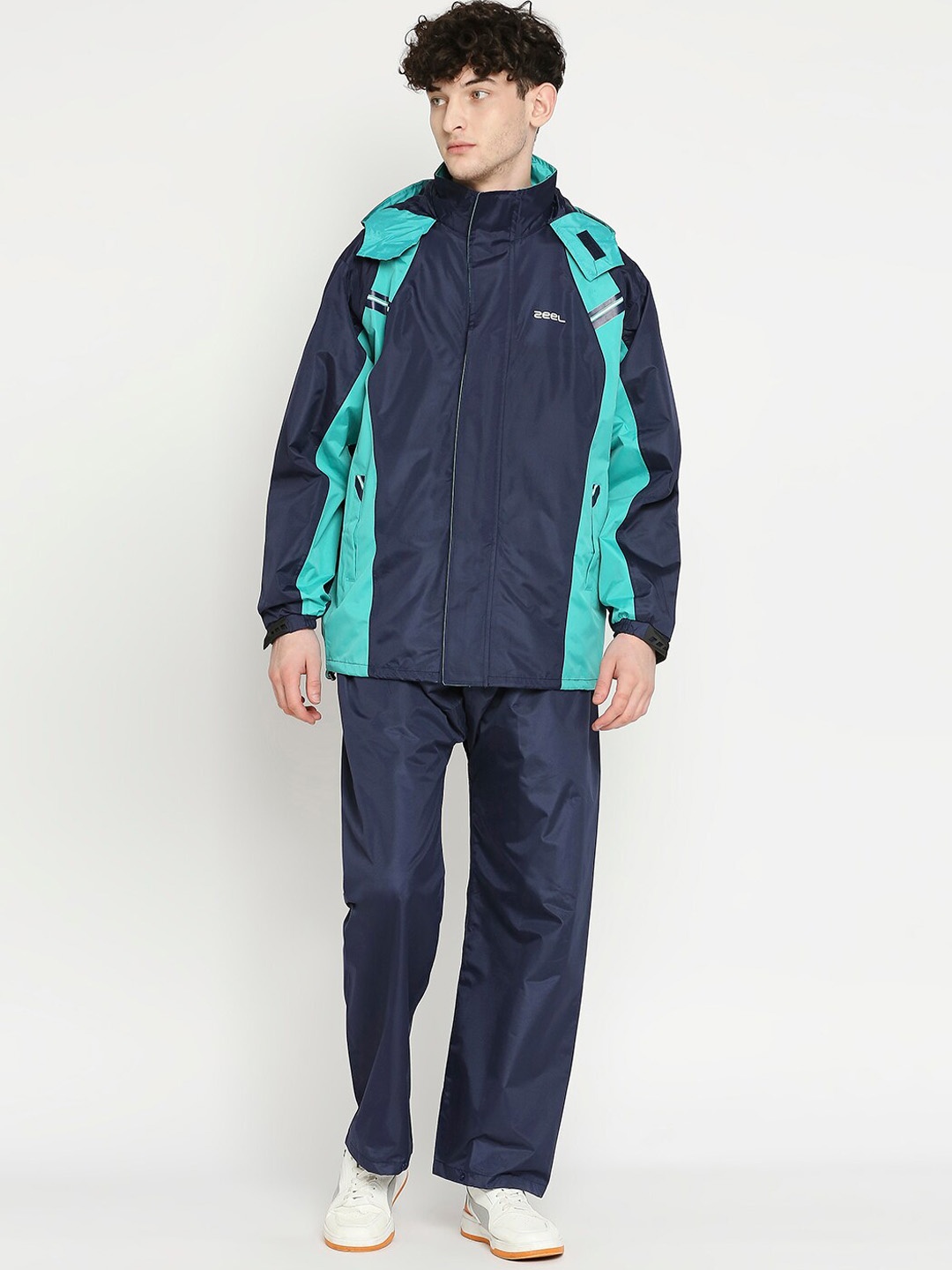 

Zeel Colourblocked With Brand Logo Printed Rain Jacket, Navy blue