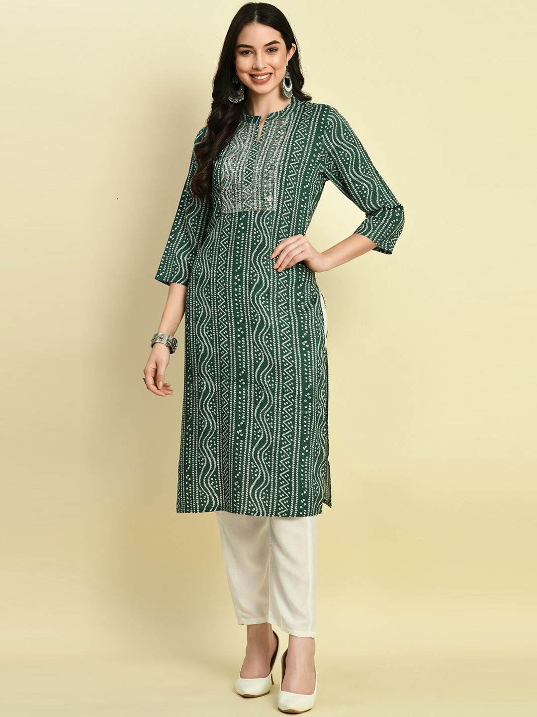 

KALINI Bandhani Printed Embroidered Handloom Kurta, Green