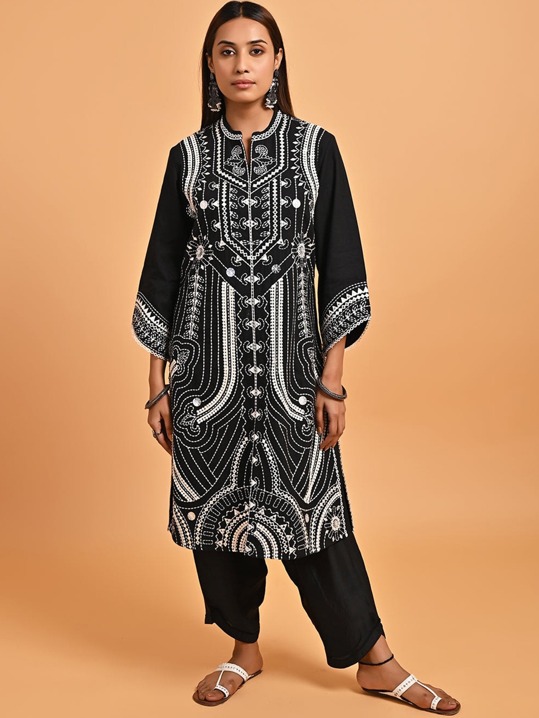 

Lakshita Mandarin Collar Embroidered Mirror Work Floral Kurta, Black