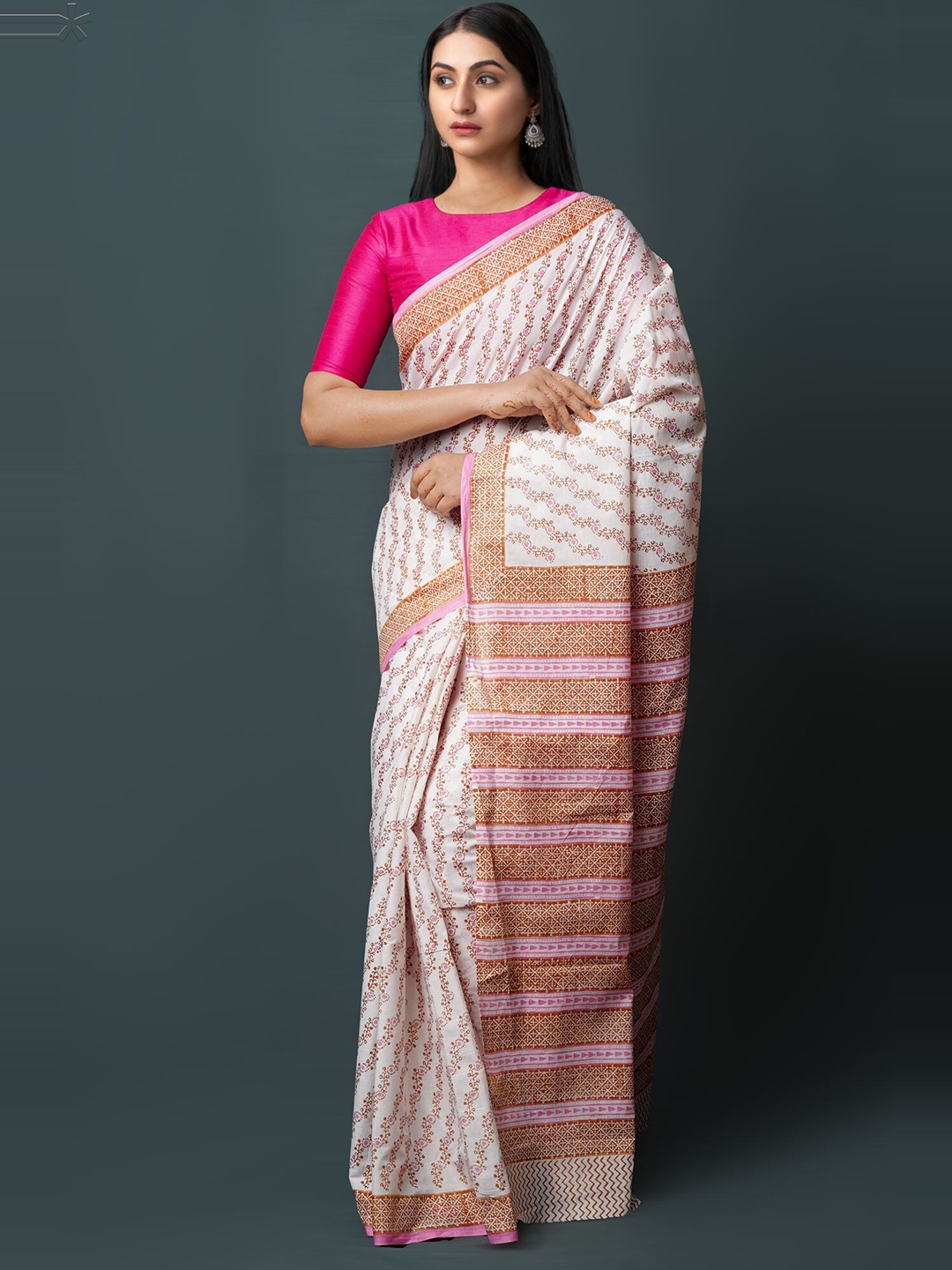 

Unnati Silks Floral Block Printed Pure Cotton Saree, White