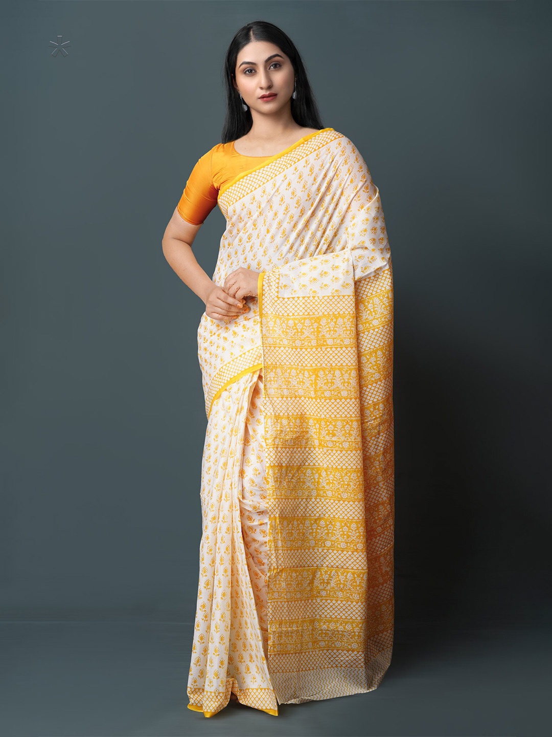 

Unnati Silks Ethnic Motifs Block Printed Pure Cotton Saree, White