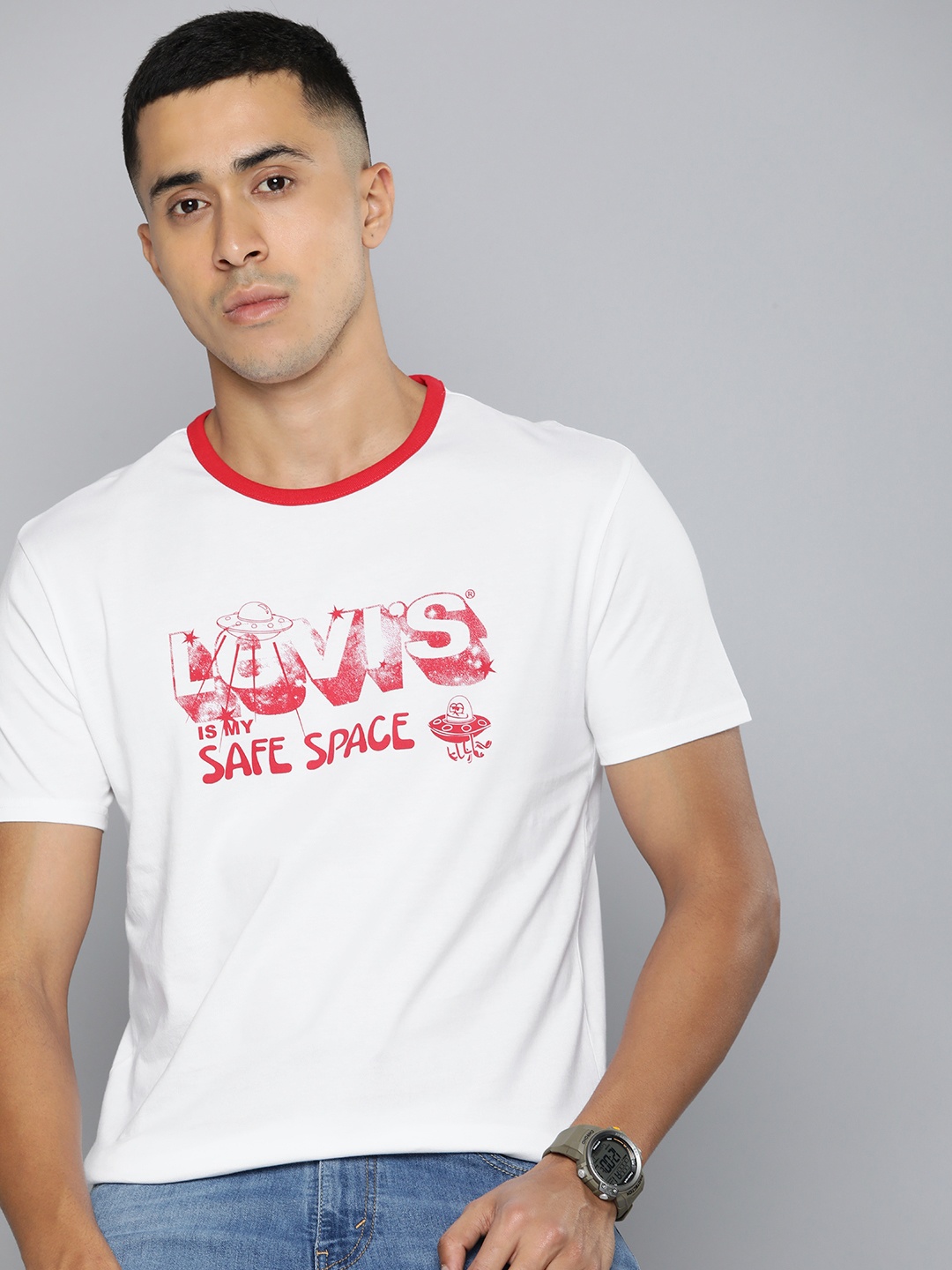 

Levis Pure Cotton Round Neck Graphic Printed Casual T-shirt, White