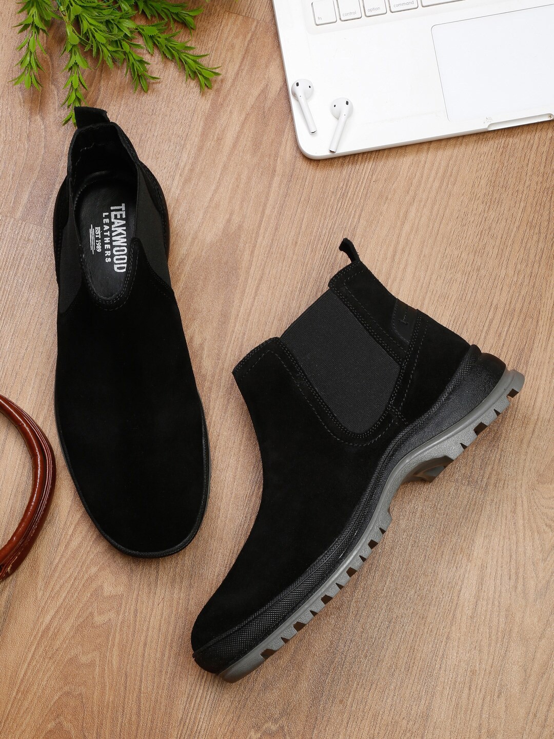 

Teakwood Leathers Men Leather Mid-Top Chelsea Boots, Black