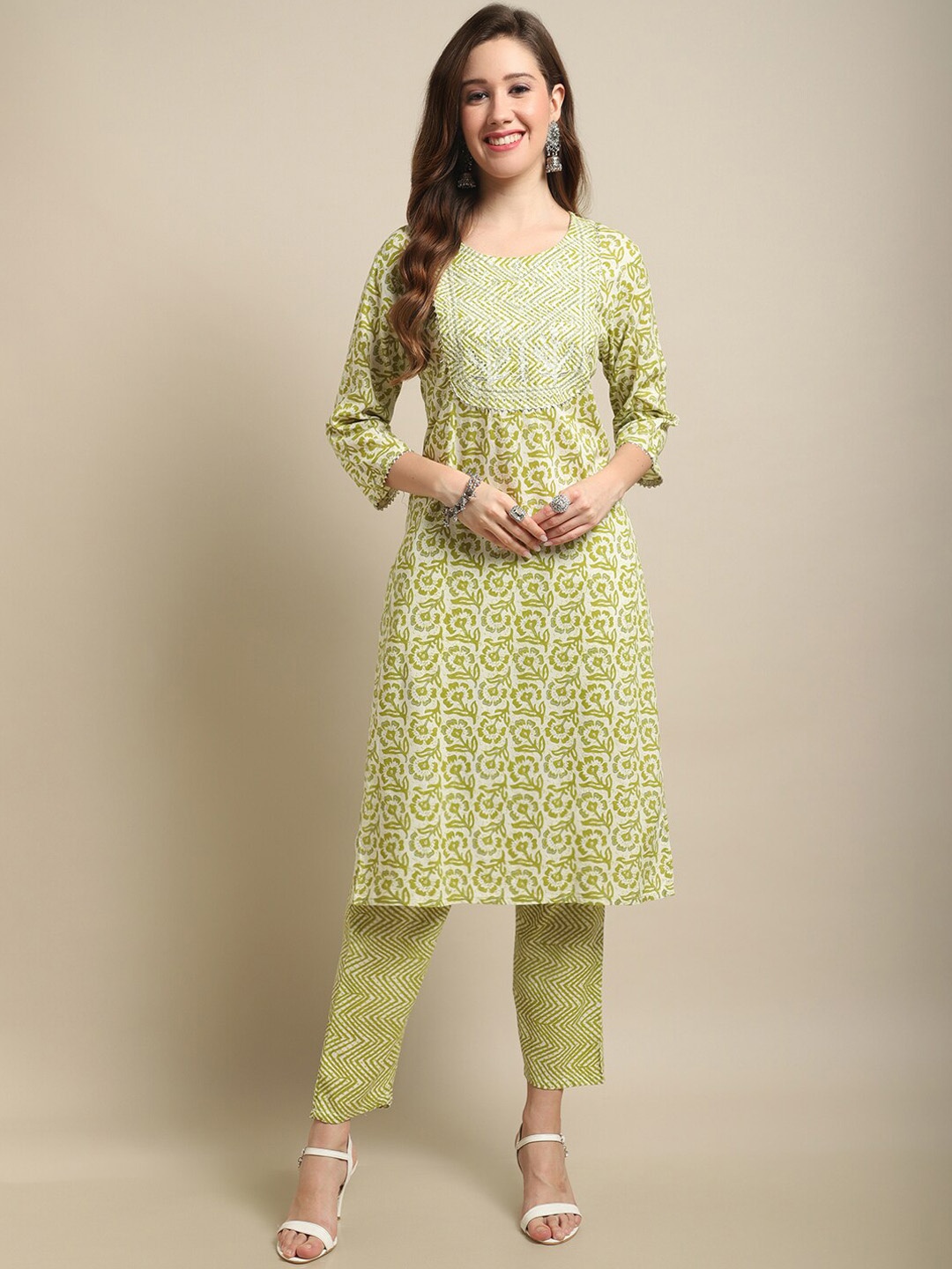 

Sangria Olive Green Floral Printed Kurta With Trouser