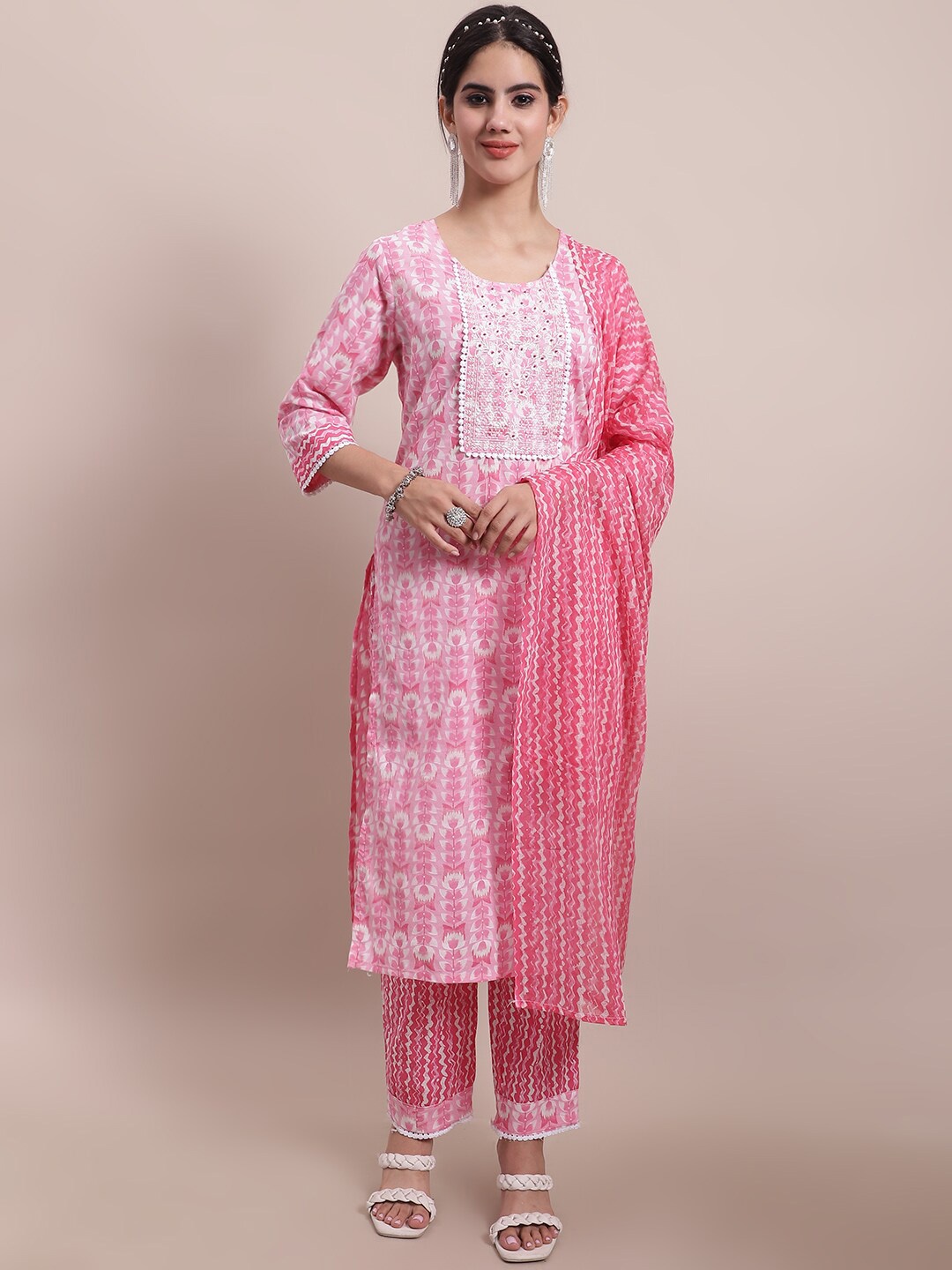

Sangria Floral-Printed Pure-Cotton Straight Kurta With Trouser & Dupatta, Pink