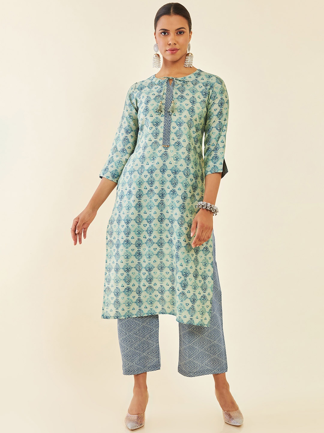 

Soch Green Geometric Printed Tie Ups Neck Kurta With Palazzos