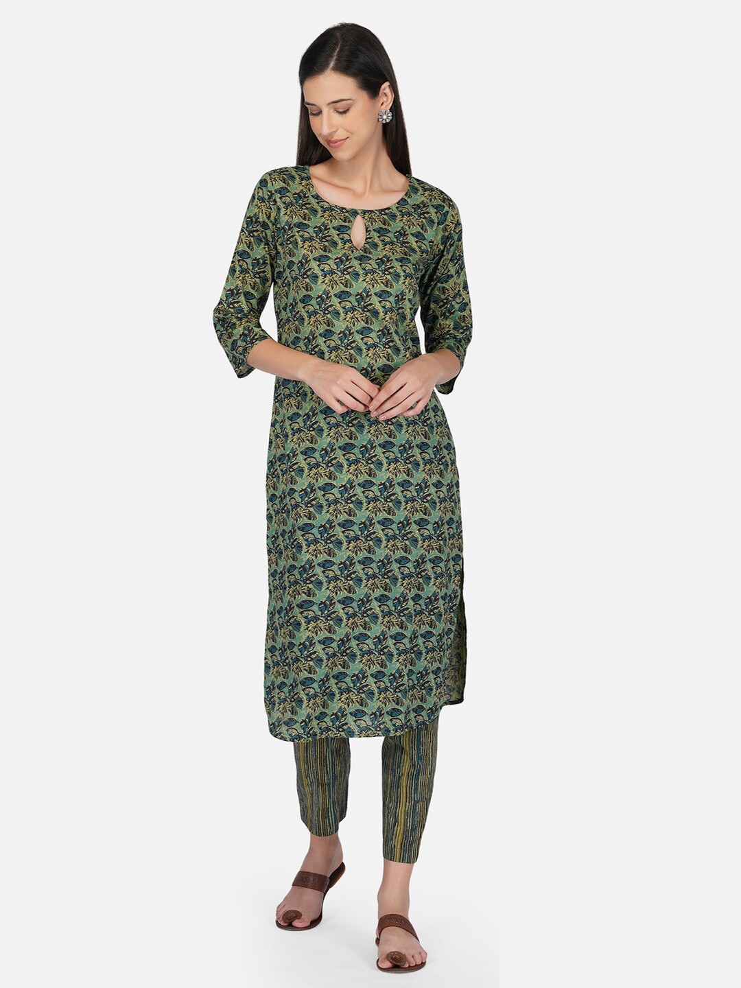 

KALINI Women Green Floral Printed Regular Pure Cotton Kurta with Trousers