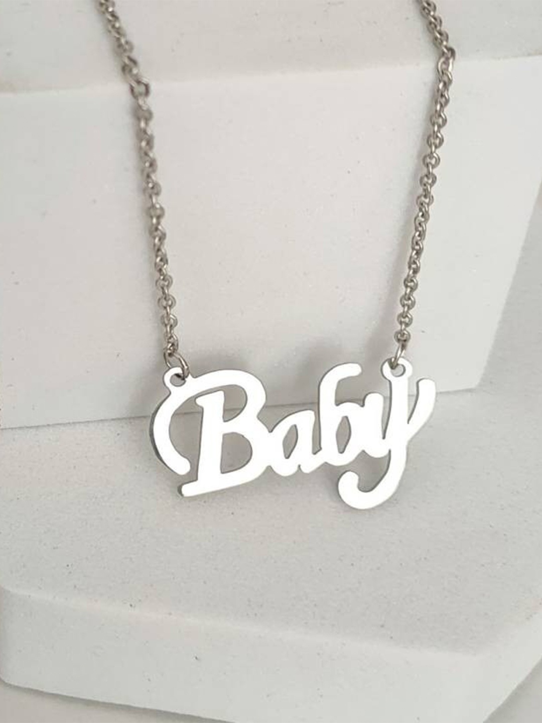 

VIEN Letter Locket Silver-Plated Chain