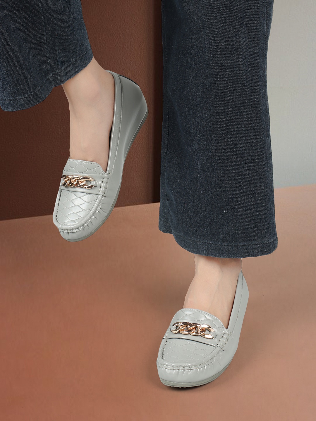 

ELLE Women Textured Embellished Comfort Insole Lightweight Horsebit Loafers, Grey