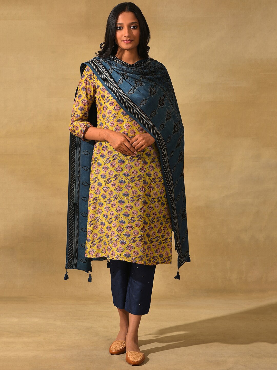 

W Blue The Folksong Collection Ethnic Motif Printed Dupatta