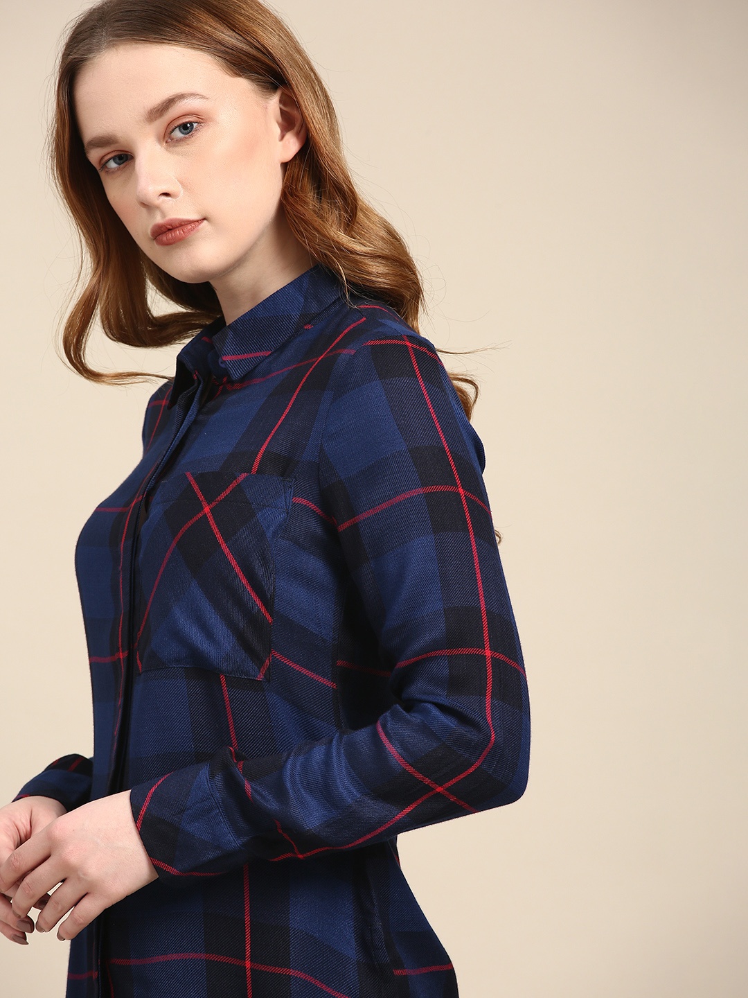 

ether Women Navy Blue & Red Regular Fit Checked Casual Shirt