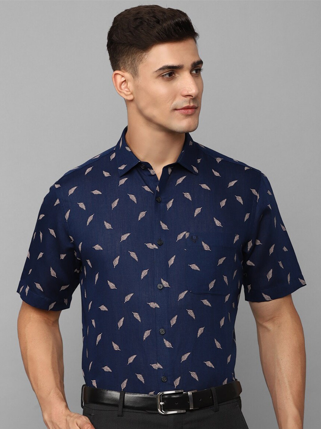 

Allen Solly Conversational Printed Cotton & Linen Formal Shirt, Navy blue