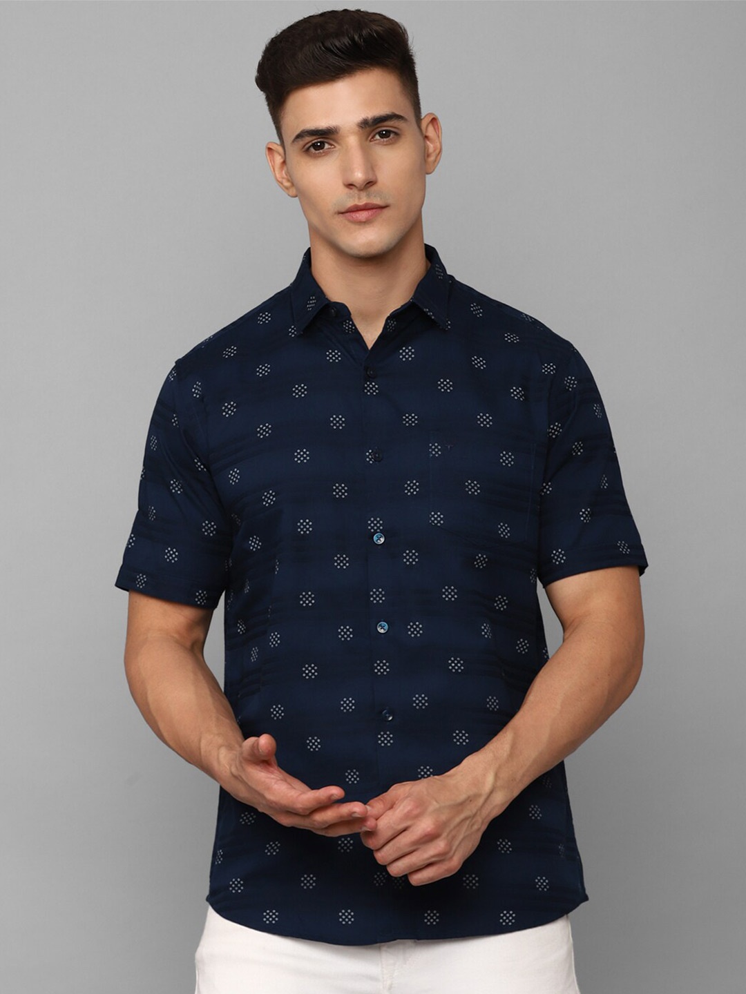 

Allen Solly Conversational Printed Pure Cotton Casual Shirt, Navy blue