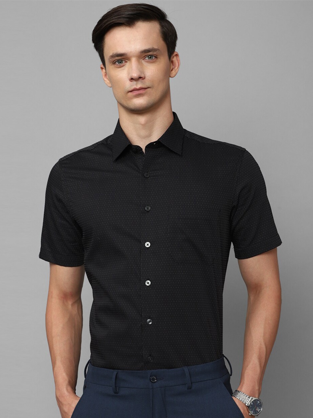 

Louis Philippe Slim Fit Opaque Vertical Striped Pure Cotton Formal Shirt, Black