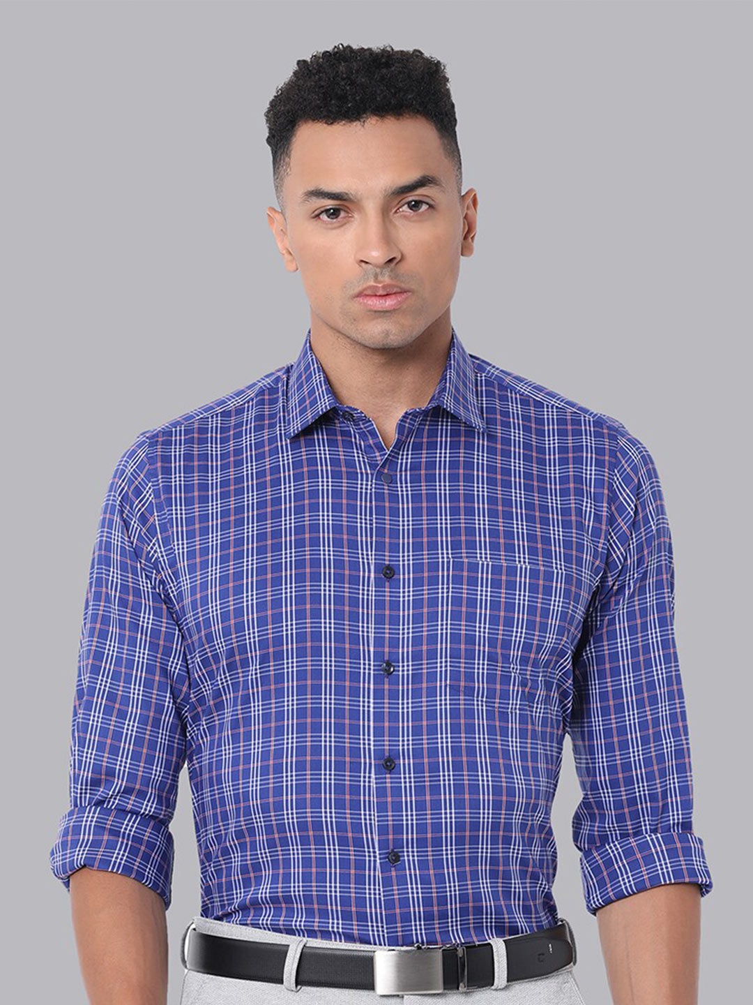 

Van Heusen Move Labs Checked Spread Collar Pure Cotton Slim Fit Stretchable Stain Resistant Anti Bacterial Formal Shirt, Blue