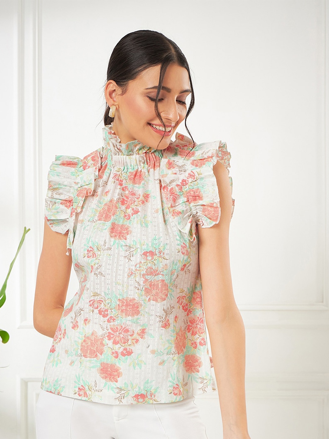 

Kibo Floral Printed Flutter Sleeve Cotton Top, White