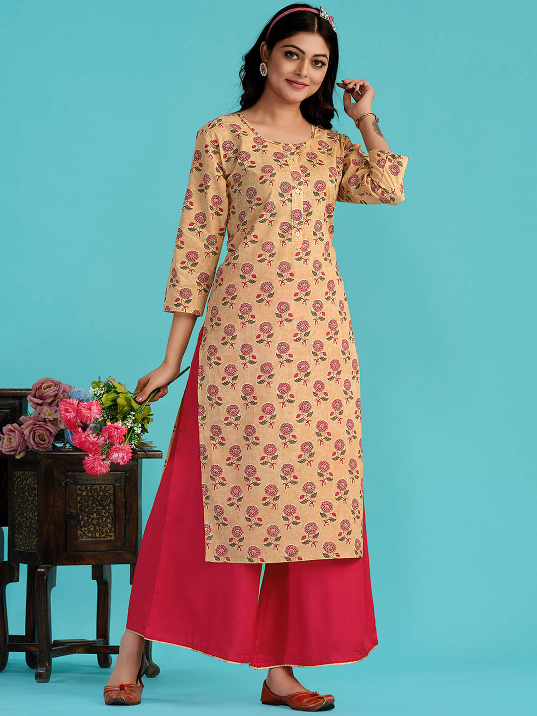 

Sangria Beige & Red Floral Printed Pure Cotton Straight Kurta
