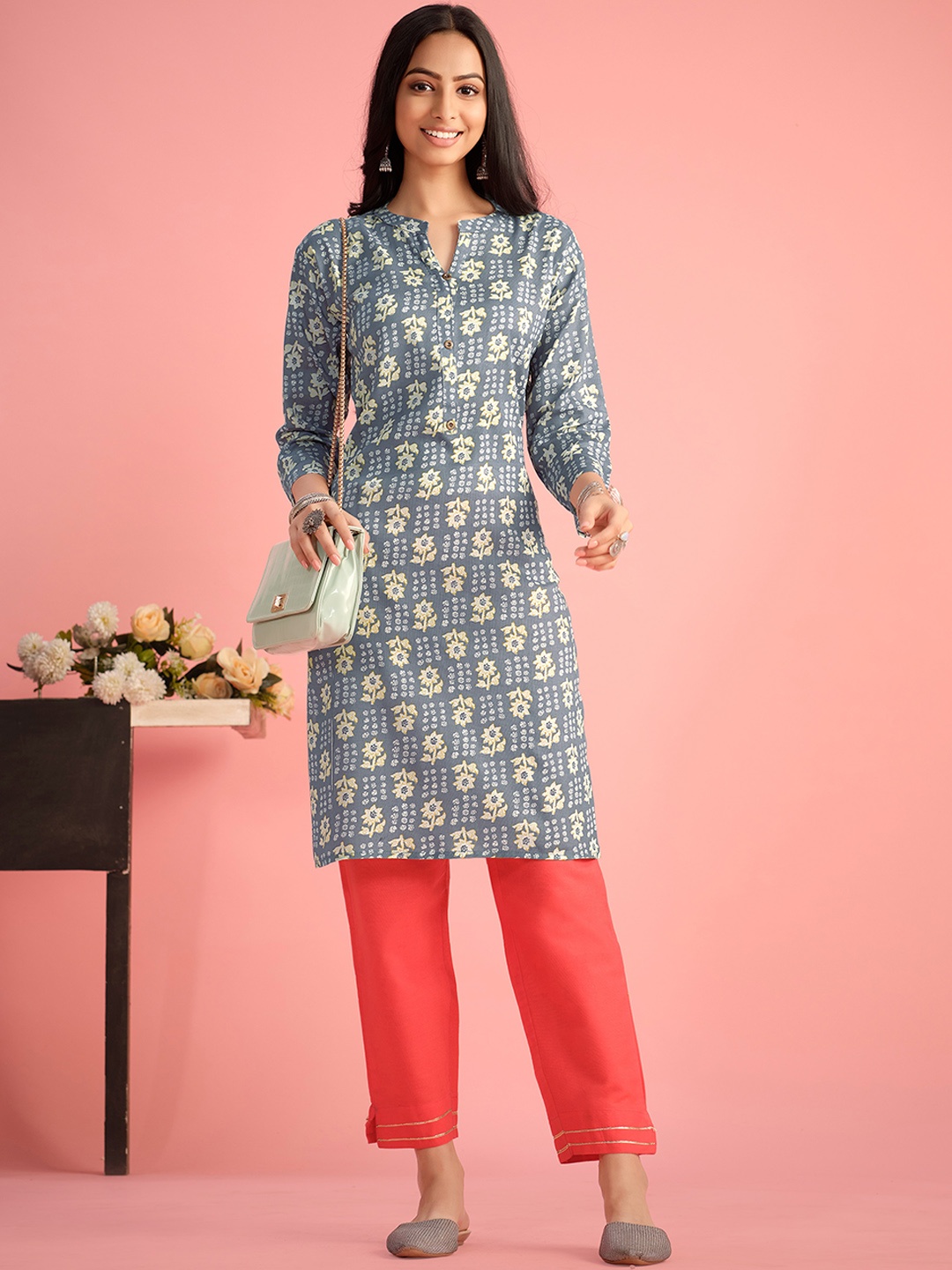 

Sangria Grey & Beige Floral Printed Pure Cotton Straight Kurta