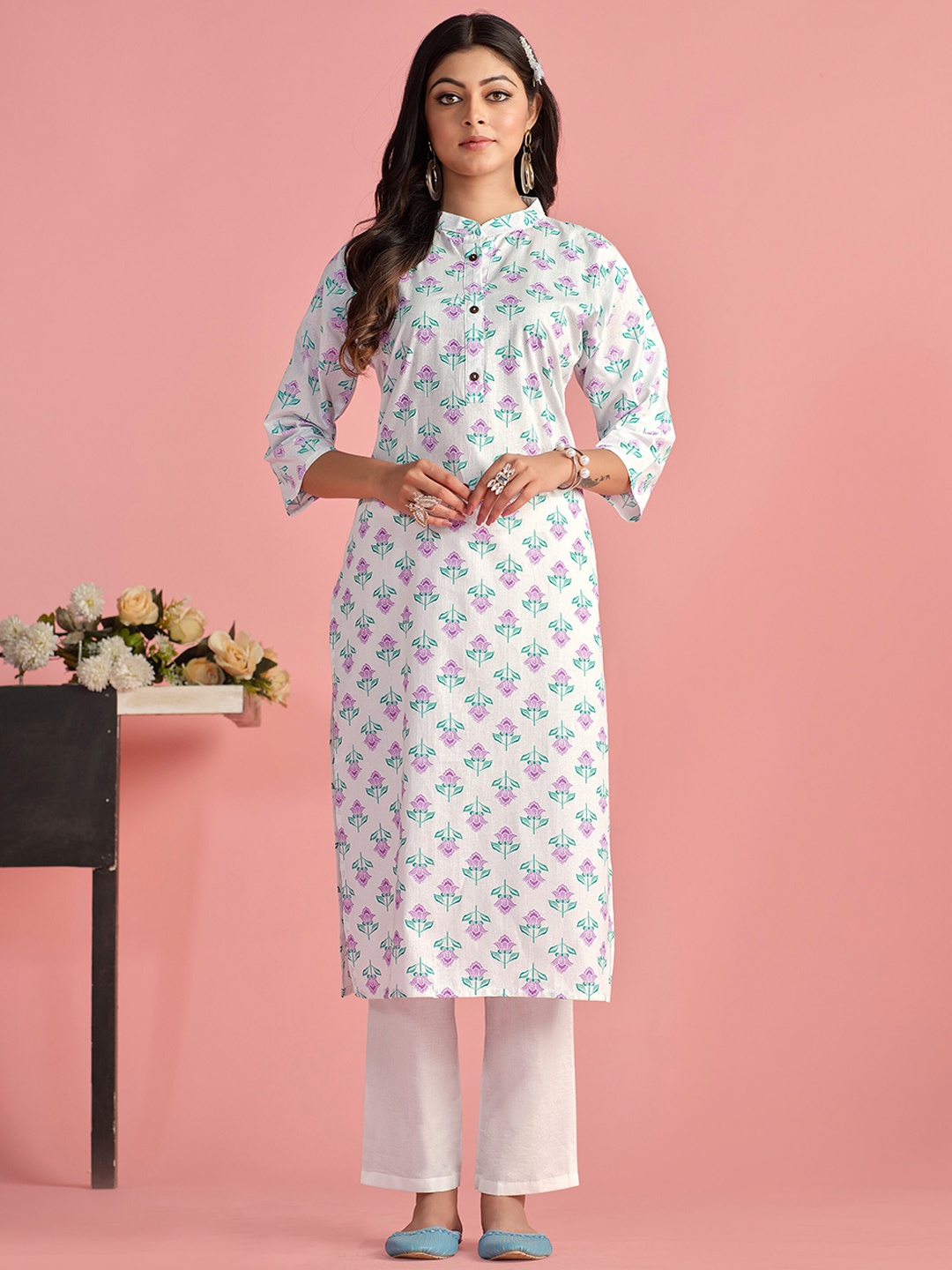 

Sangria White Floral Printed Pure Cotton Straight Kurta