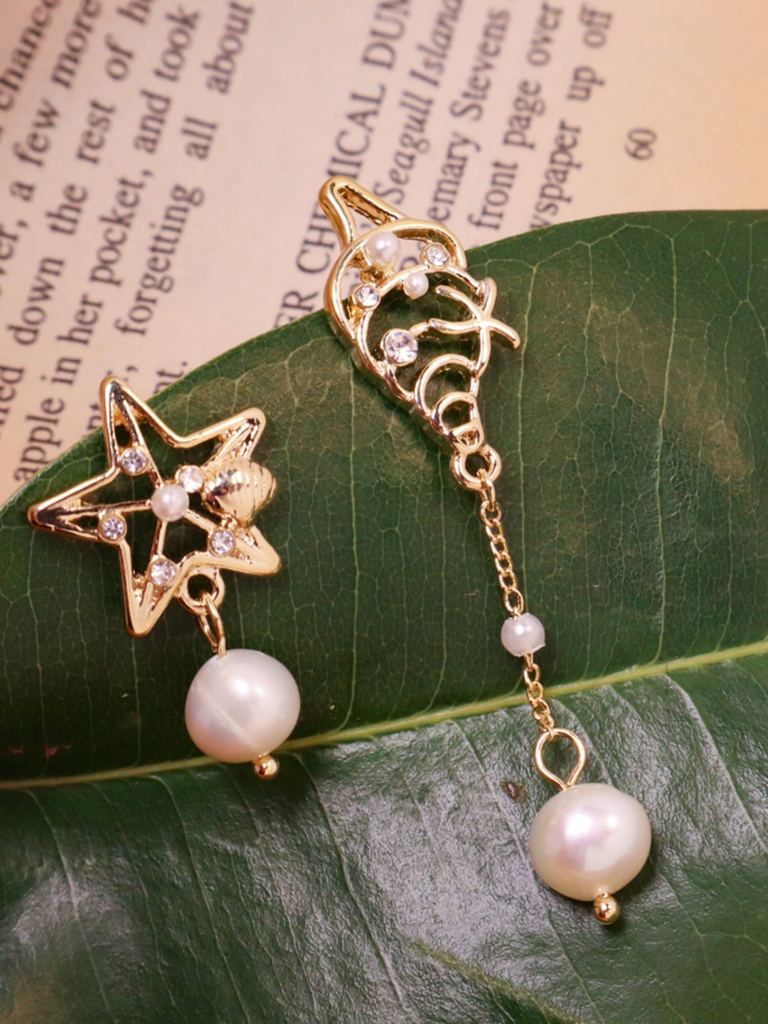 

SALTY Contemporary Studs Earrings, Gold