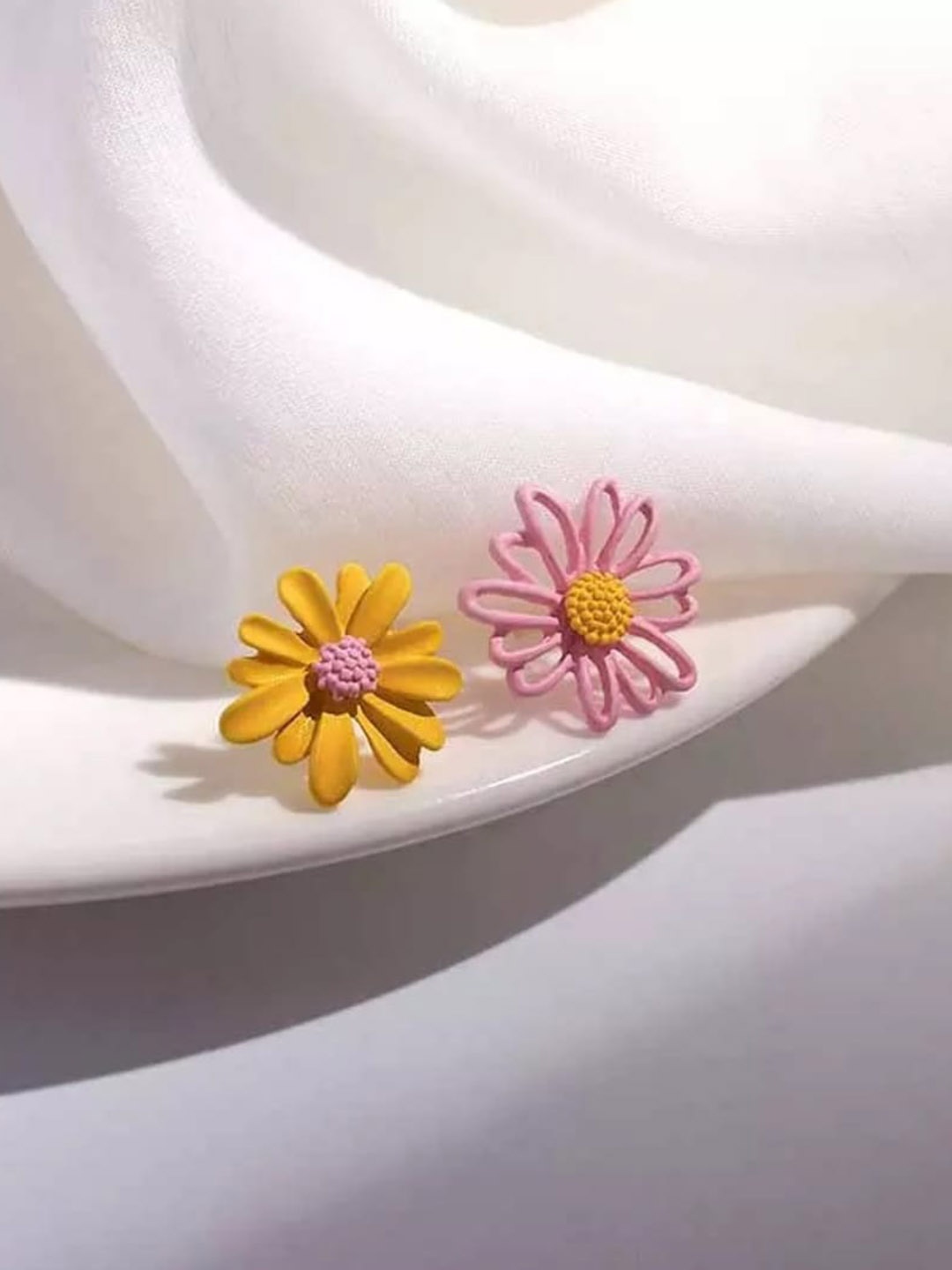 

SALTY 2Pcs Floral Studs Earrings, Pink