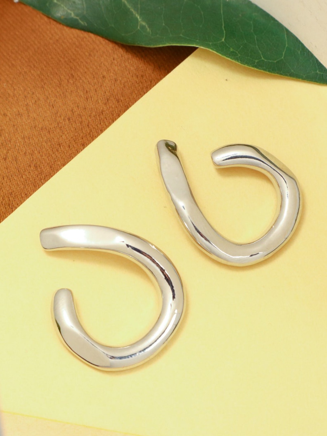 

SALTY Contemporary Studs Earrings, Silver