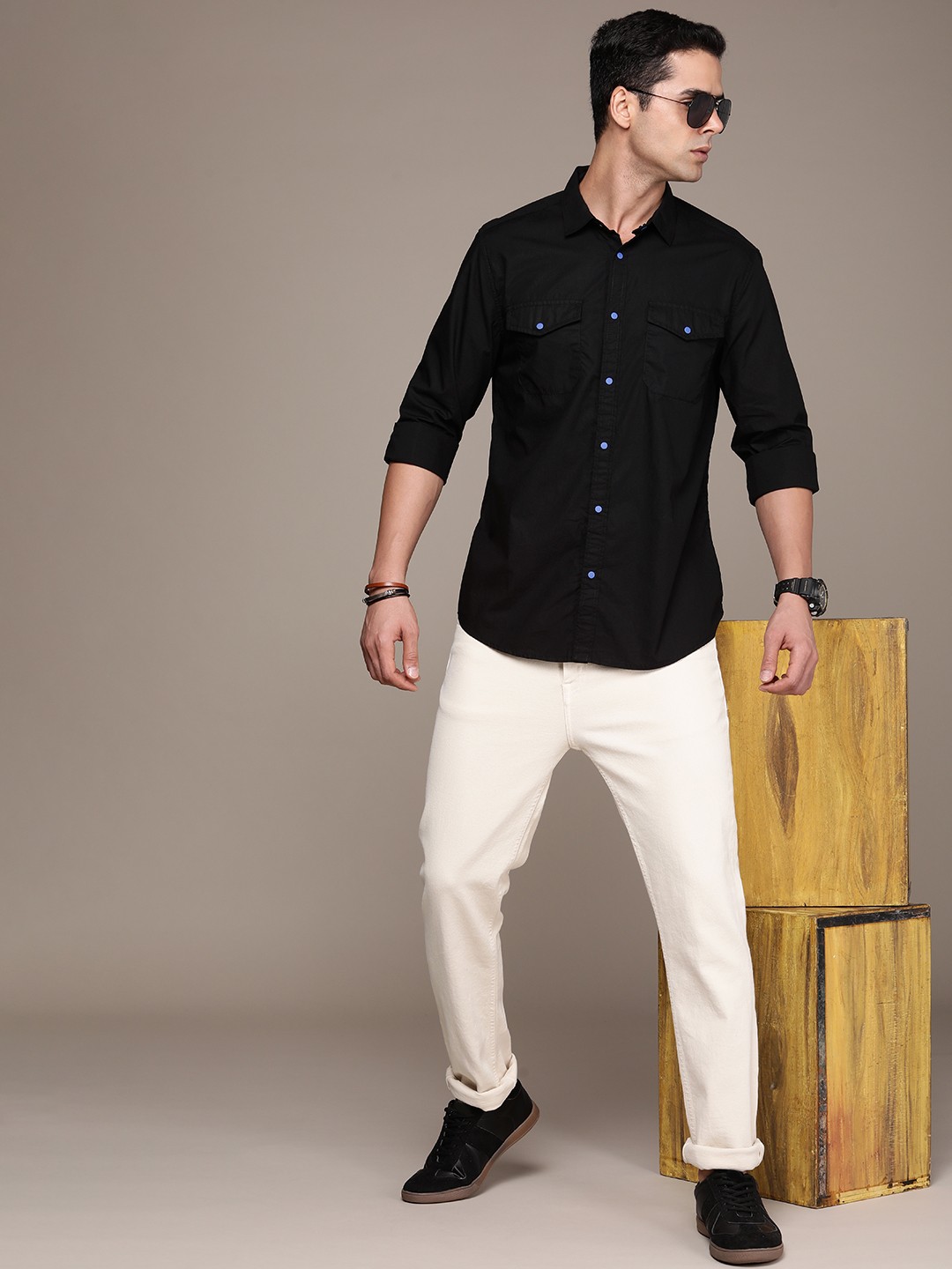 

FORCE IX Men Pure Cotton Slim Fit Casual Shirt, Black