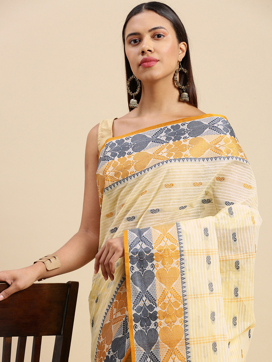 

DESH BIDESH Woven Design Pure Cotton Taant Saree, Off white