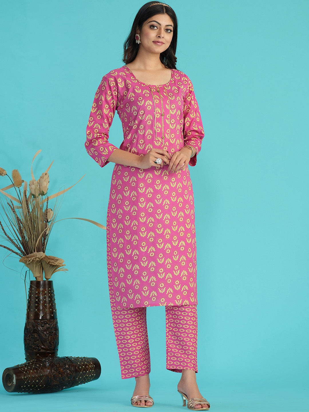 

Sangria Floral Printed Pure Cotton Kurta With Trouser, Pink