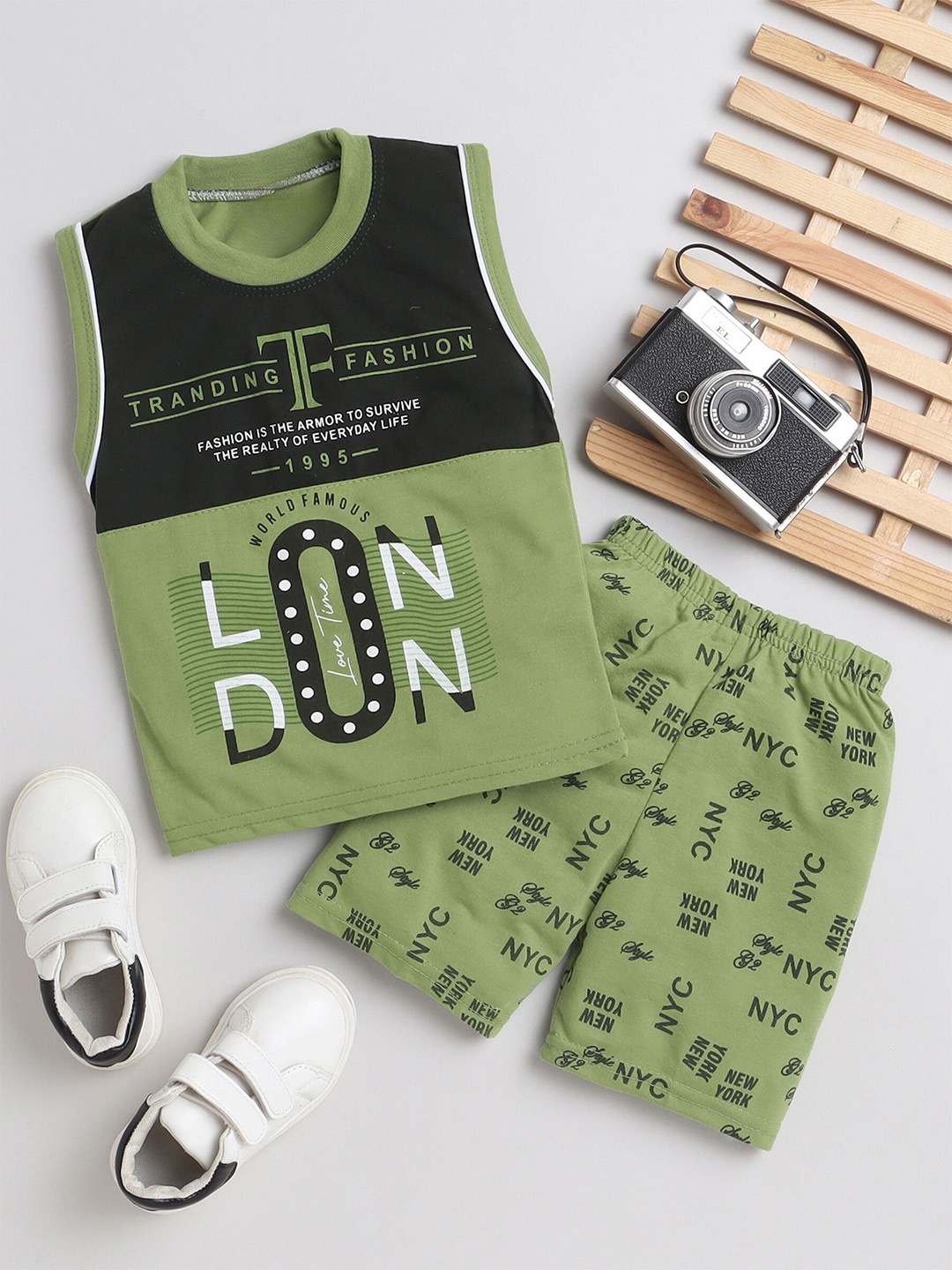 

BAESD Boys Printed T-shirt with Shorts, Green
