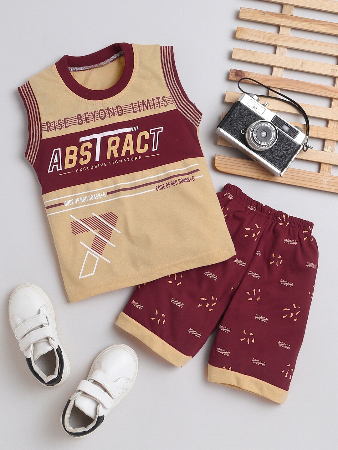 

BAESD Boys Printed T-shirt with Shorts, Beige