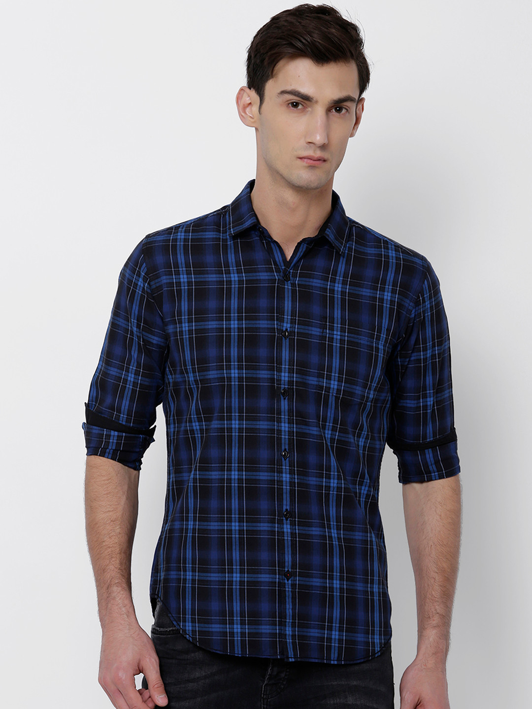 

LOCOMOTIVE Men Blue & Black Slim Fit Checked Casual Shirt